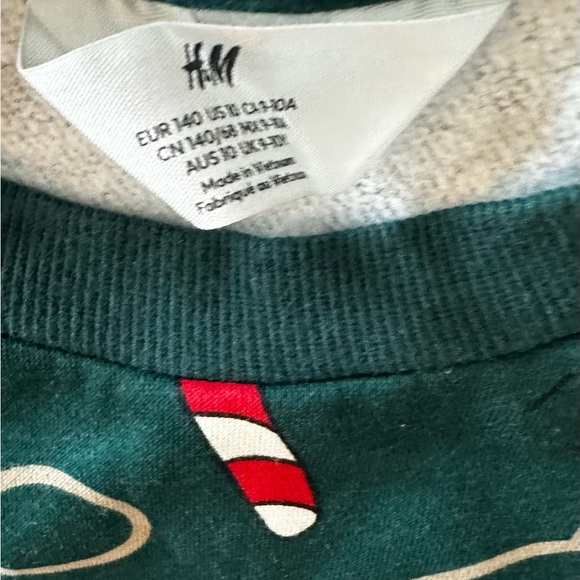H&M Green Sweater with Red Set - Picture 3 of 4